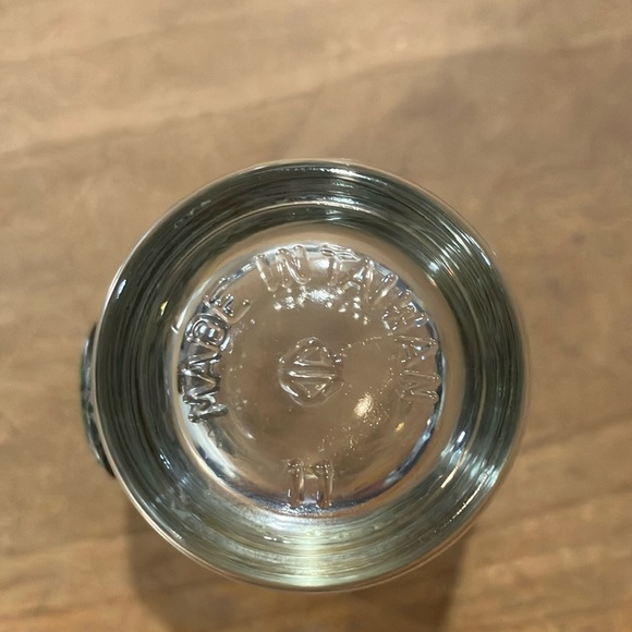 Collectible Chateau Frontenac Quebec Canada  Shot Glass - Picture 4 of 4